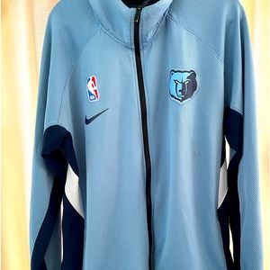 Memphis Grizzlies therma-fit showtime hoodie. Size XL. Used. Great condition.